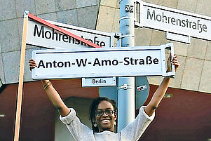 Umbenennung von rassistischen und diskriminierenden Straßennamen: Die „Mohrenstraße“ in Berlin soll „Anton-W-Amo-Straße“ ­heißen.  Sie erinnert an den ersten schwarzen Philosophen Deutschlands. Foto: ISD