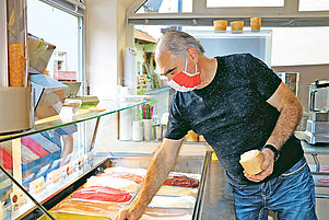 Seit mehr als 30 Jahren stellt ­Domenico D’Alessandro leckeres ­Speiseeis aus natürlichen Rohstoffen her. Foto: pv