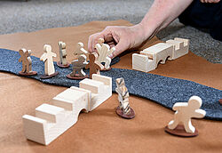 Eine Möglichkeit, sich biblischen Geschichten zu nähern, ist die Methode Godly Play.