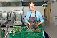 Nachhaltig und regional: In Heike Fehmels Küche wird der „Ausschuss“ an Obst und Gemüse schmackhaft verarbeitet. Fotos: Konrad