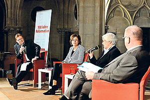 Aus Liebe zur Wahrheit (von links): Hartmut Metzger, Malu Dreyer, Irmgard Schwaetzer und Michael Garthe. Foto: Landry