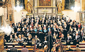 Beim Konzert in der Kirche in Bad Aussee: Das Oberösterreichische Kammerorchester unterstützt die Chorgemeinschaft. Foto: pv