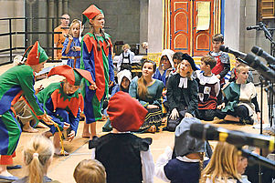 Landeskinderchortag: Kinder aus zwölf Nachwuchschören der Landeskirche haben das Kinder-Musical „Martin Luther“ in der Speyerer Gedächtniskirche aufgeführt. Foto: Landry.