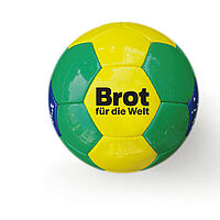 Ein Handelsüblicher Fußball besteht aus 32 Teilen.