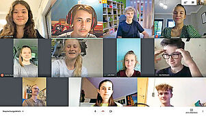 Werden erst in einem Jahr konfirmiert: Digitales Treffen der Altriper Konfirmanden mit ihrem Pfarrer Alexander Ebel. Screenshot: Ebel