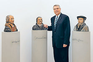Im Landeskirchenrat in Speyer (von links): Philipp Melanchthon, Martin Luther, Christian Schad und Johannes Calvin. Foto: Landry
