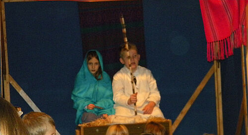 Maria und Josef an der Krippe (Kindergottesdienst Kaiserslautern-Erzhütten)