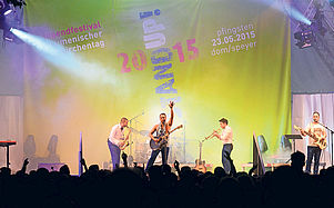 Musikalischer Haupt-Act beim Jugendfestival: Cris Cosmo und Band. Foto: Landry