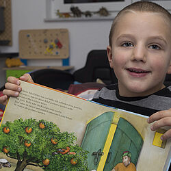 "Meine Mama und mein Papa lesen uns öfter Geschichten aus der Bibel vor." (Theo, 5 Jahre, Queichhambach)