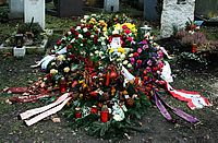 Frisches Grab am Westfriedhof in München. Foto: wikipedia