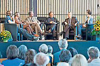 Miteinander reden (von links): Achim Bißbort, Tilo Brach, Michael Diener, Uwe Beck, Christian Schad und Julia Krebs. Foto: view